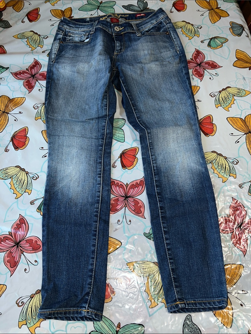 Arizona Jean Company Women's Skinny Blue Faded Jeans